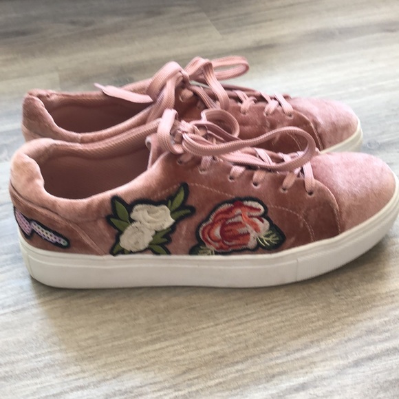 Madden Girl Pink Velour Sneakers with Floral embroidered and sequin patches - Picture 6 of 12